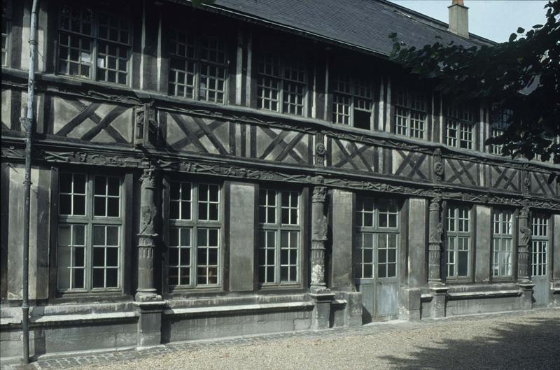 Façade sur cour intérieure