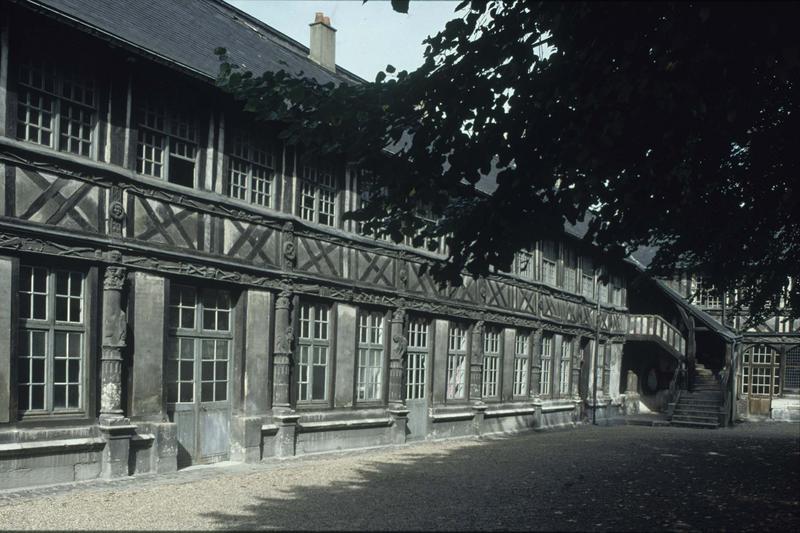 Façade sur cour intérieure