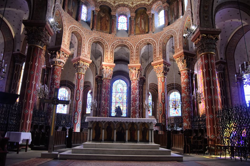 Eglise Saint-Austremoine : Choeur, vue générale