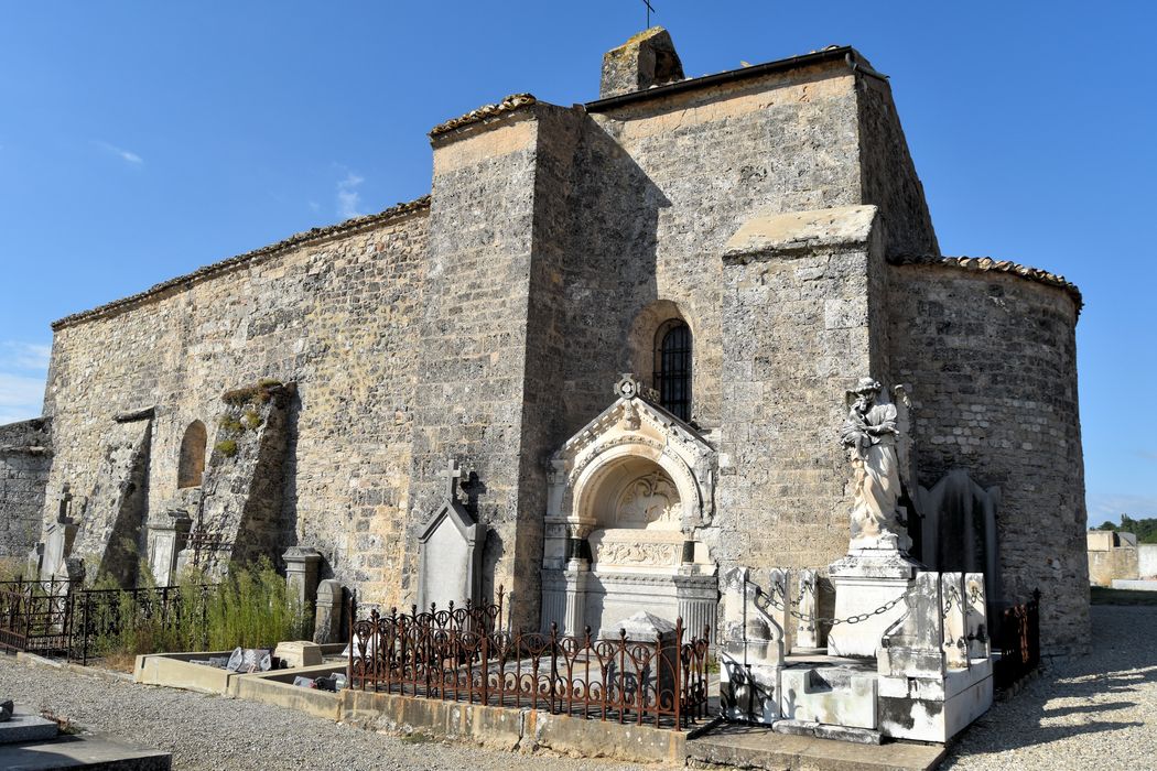 Chapelle Saint-Pierre : Façade latérale sud, vue générale