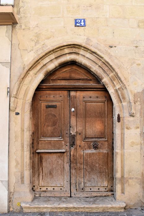 Hôtel de Coursac : Porte d'accès sur la place, vue générale