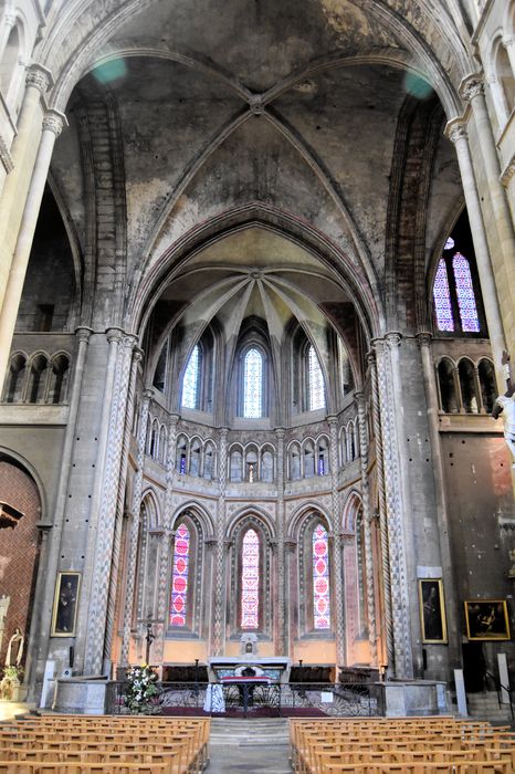 Eglise Saint-Barnard, ancienne collégiale : Choeur, vue générale