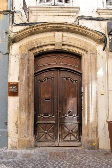 Maison : Porte d'accès sur rue, vue générale