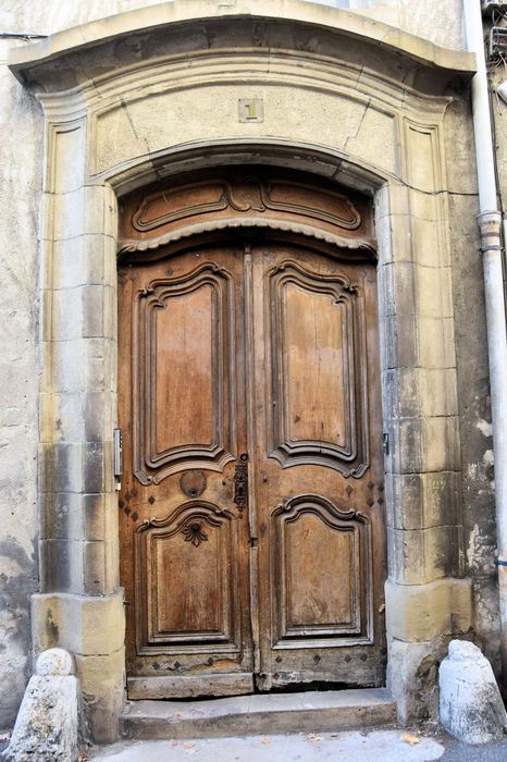 Hôtel du Puy de Peyrins, dit aussi du Puy-Montbrun (ancien) : Porte d'accès sur rue, vue générale