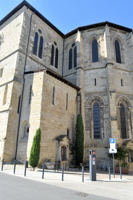 Eglise Saint-Barnard, ancienne collégiale : Chevet, vue partielle