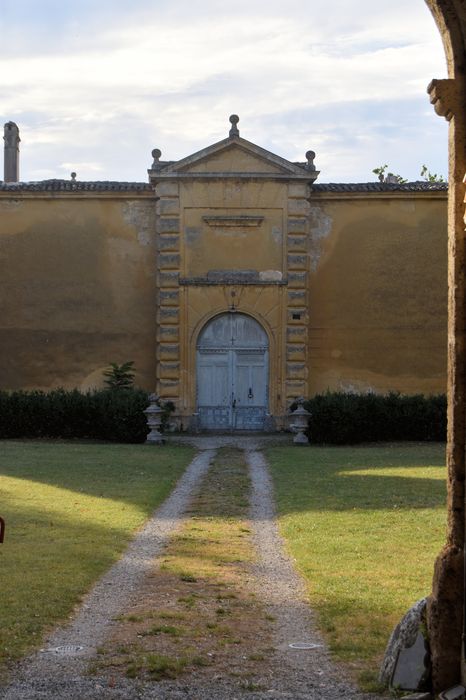 Château du Bourg : Façade est, vue partielle