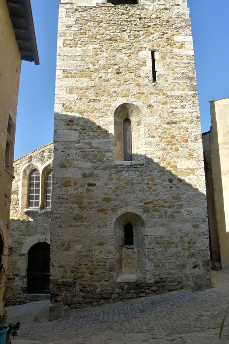 Eglise Saint-Pierre (vieille) : Clocher, élévation sud, vue partielle