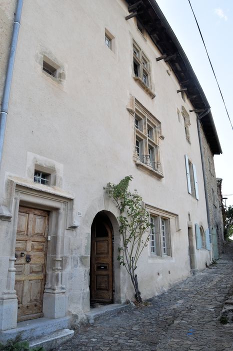 Maison : Façade sur rue, vue générale