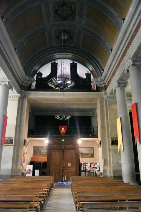 Eglise Saint-Sauveur : Nef, vue générale