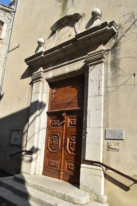 Temple protestant : Portail occidental, vue générale