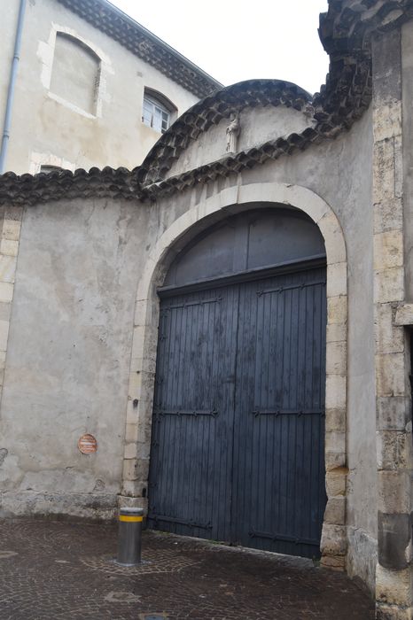 Hôtel de Chabrillan (ancien) : Portail sur rue, vue générale