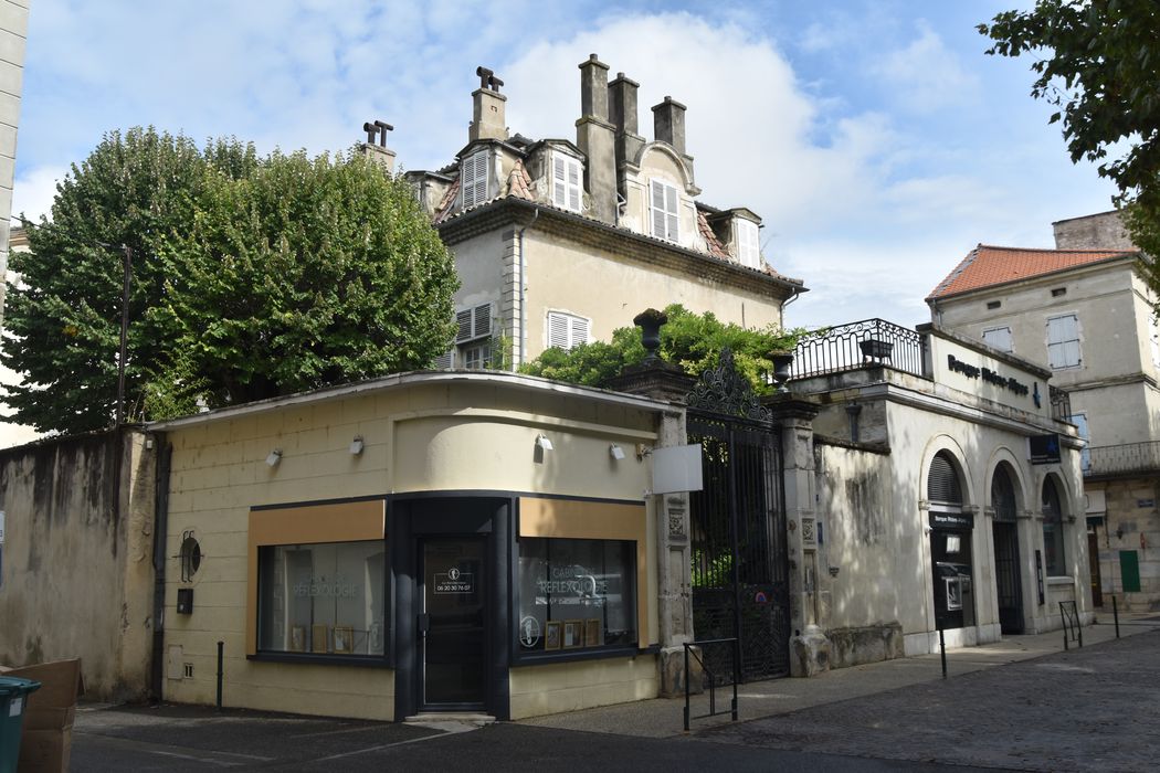 Hôtel du Puy-Montbrun : Vue partielle de l'hôtel