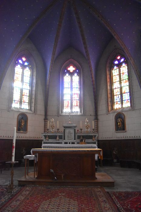 Eglise Saint-Julien : Choeur, vue générale