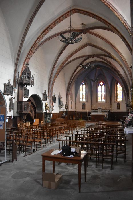 Eglise Saint-Julien : Nef, vue générale