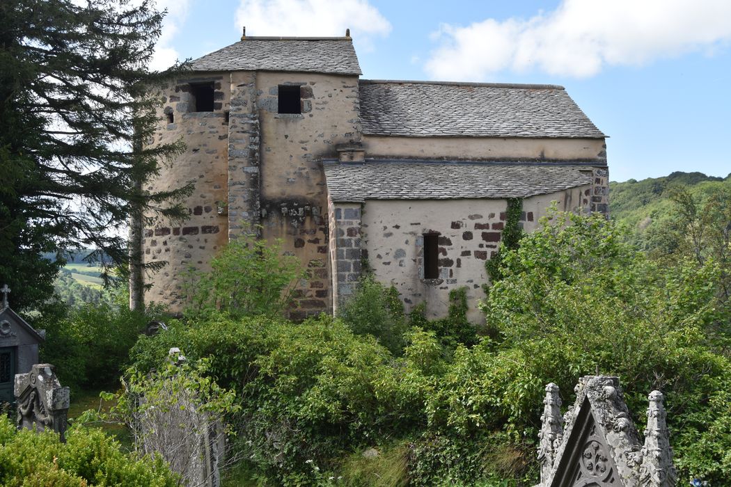 Eglise Saint-Roch de Roche-Charles : Façade latérale nord, vue générale