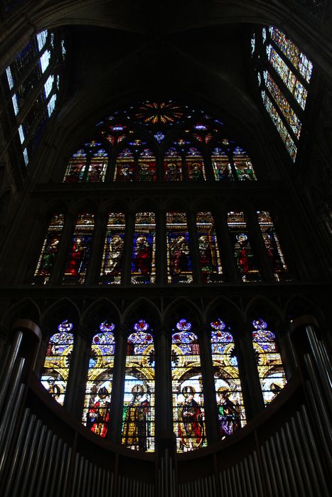 Cathédrale Saint-Etienne : Transept sud, verrières, vue générale