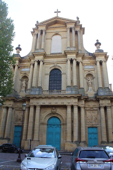 Eglise Saint-Vincent : Façade occidentale, vue générale