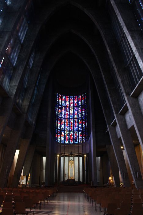 Eglise Sainte-Thérèse-de-l'Enfant-Jésus : Nef, vue générale