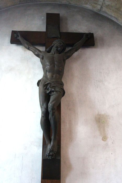 Statue : Christ en croix