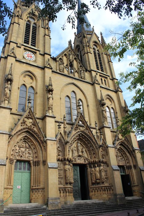 Eglise Sainte-Ségolène : Façade occidentale, vue générale