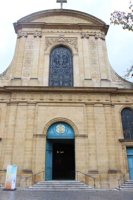 Eglise Notre-Dame : Façade est, vue partielle