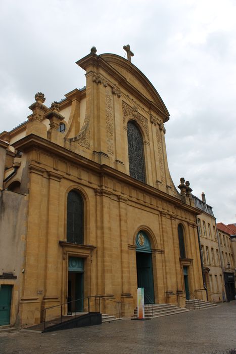 Eglise Notre-Dame : Façade est, vue générale