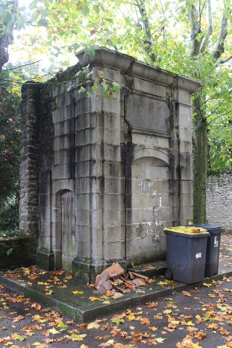 Fontaine, vue générale