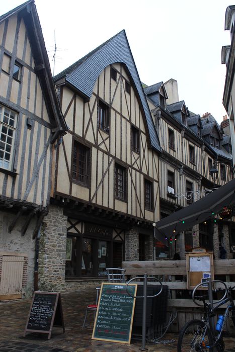 Maison dite de Clermont : façade sur rue, vue générale