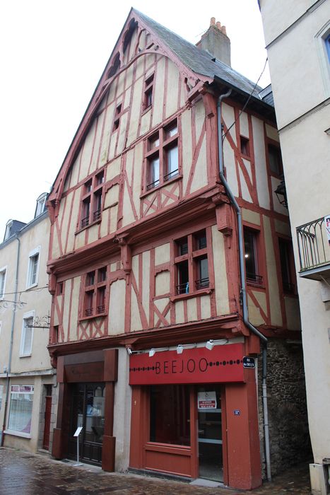 Maison : Façade sur rue, vue générale