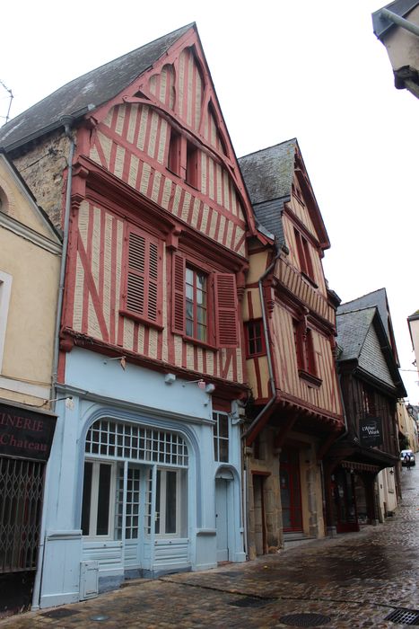 Maisons : Façades sur rue, vue générale