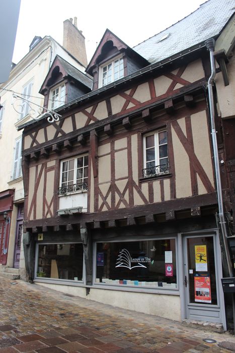 Maison : Façade sur rue, vue générale