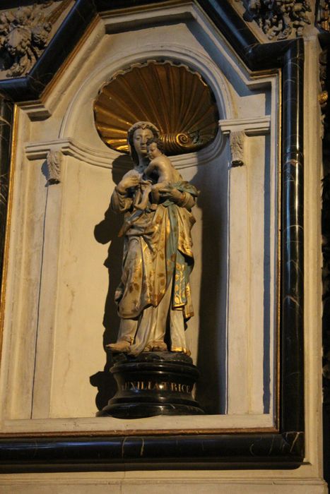 statue : Vierge à l'Enfant