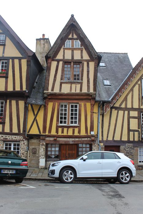 Maison : Façade sur rue, vue générale