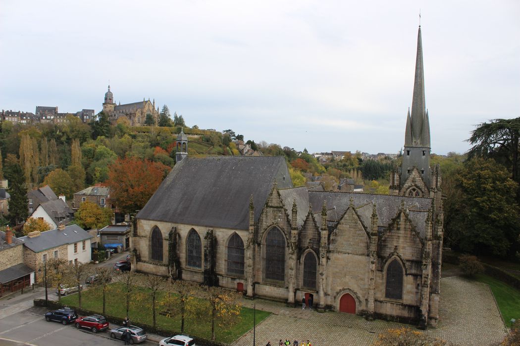 Eglise Saint-Sulpice : Façade latérale nord, vue générale