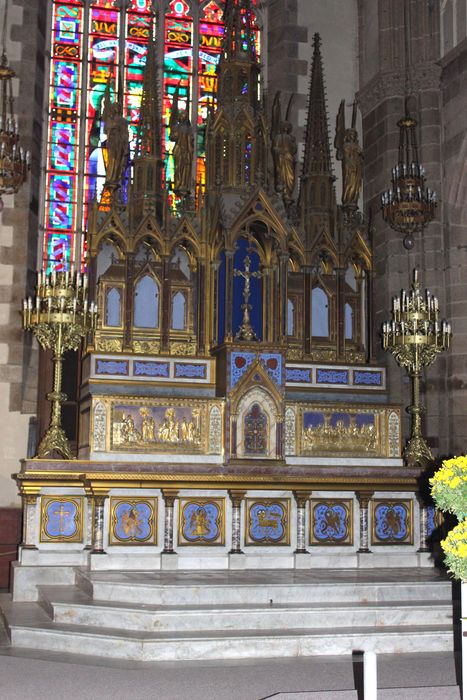 Autel, retable (maître-autel)