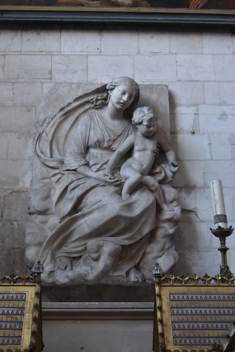 bas-relief : Vierge à l'Enfant - © Ministère de la Culture (France), Médiathèque du patrimoine et de la photographie, diffusion RMN-GP