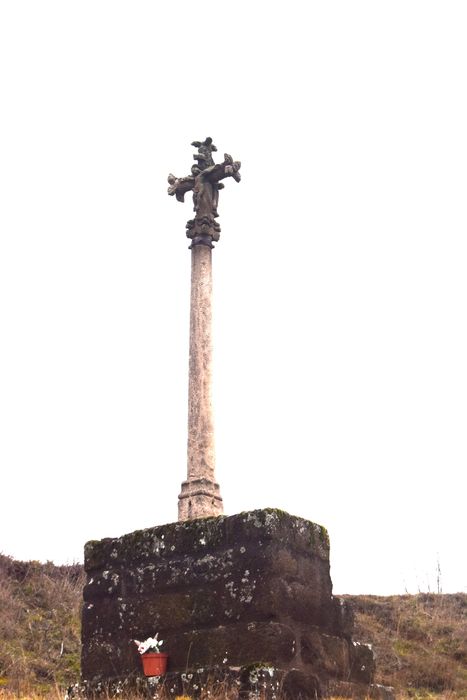 Croix monumentale, vue générale