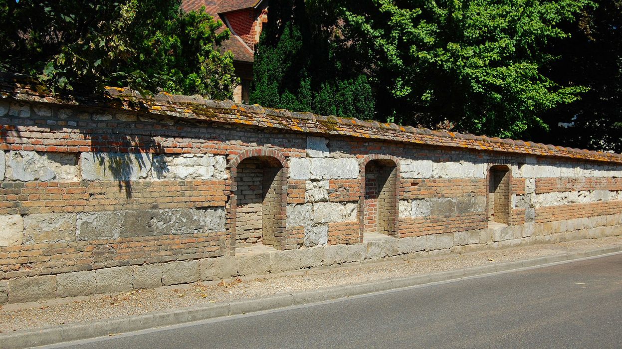 Ancien couvent des Bénédictines de Saint-Charles : Mur de clôture, vue partielle