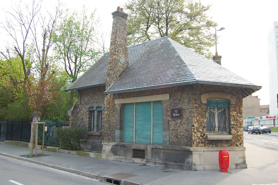 Maison : Façade sur rue, vue générale