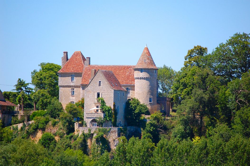 Château de Monteneaux : Ensemble sud, vue générale