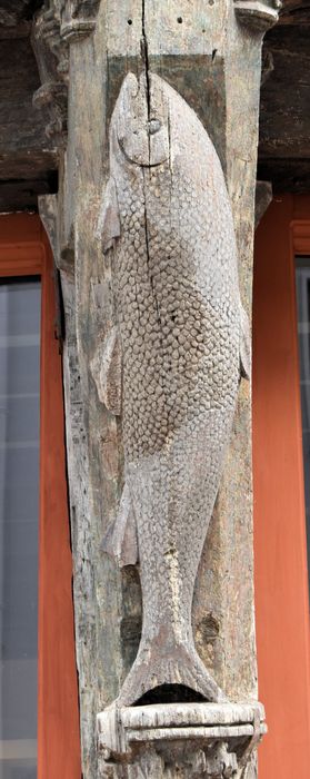 Maison du Saumon : Façade sur rue, détail décoratif