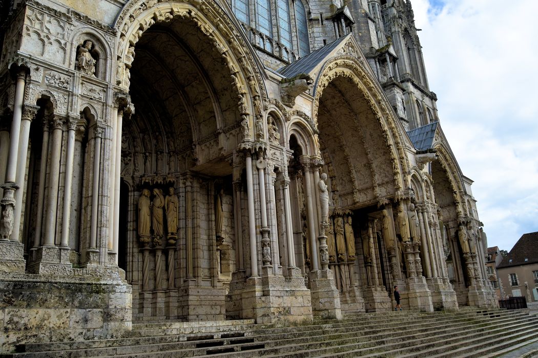 Cathédrale Notre-Dame : Façade sud-ouest, porche, vue générale