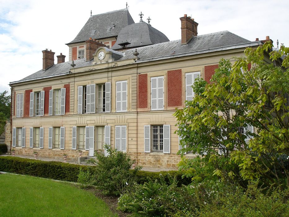 Château de Courson : Aile sud, façade sud, vue générale