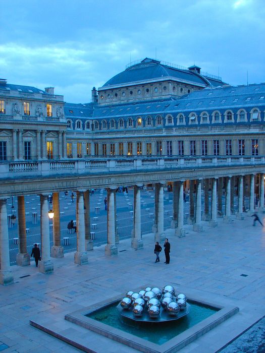 Domaine national du Palais-Royal (ancien Palais Cardinal), comprenant Conseil d'Etat, Conseil Constitutionnel, Ministère de la Culture, théâtre de la Comédie Française : Ensemble nord-est, vue partielle