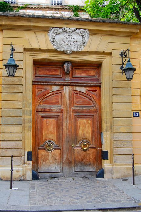 Hôtel du Lude ou de Chatillon : Portail sur rue, vue générale