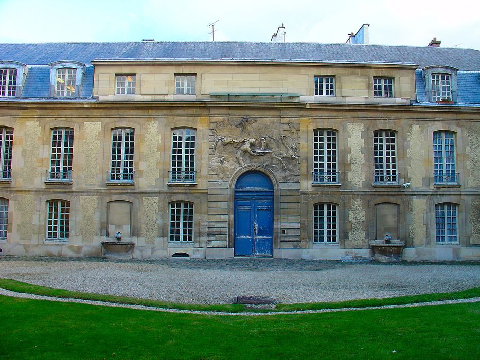 Ancien hôtel de Rohan : Cour des Chevaux du Soleil, façade nord, vue générale