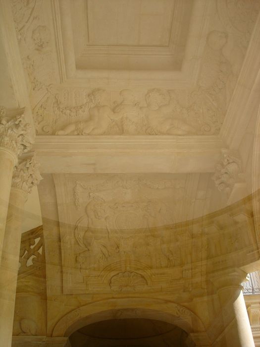 Hôtel de Beauvais : Escalier d'honneur, vue partielle