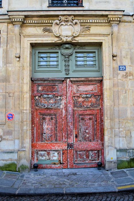 Hôtel (ancien) : Portail sur rue, vue générale