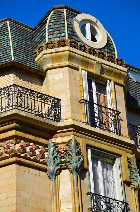 Immeuble Les Chardons : Façade sur rue, détails décoratifs