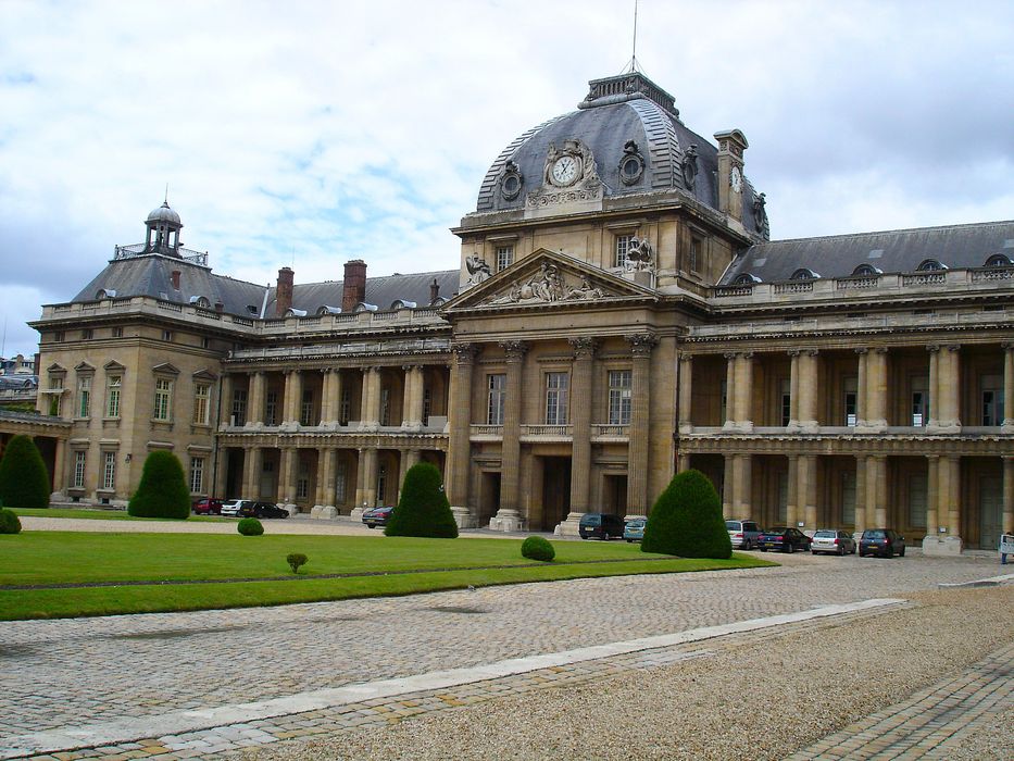 Ecole Militaire : Façade sud-est, vue partielle